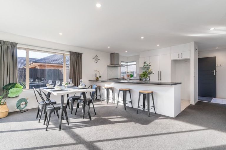 Photo of property in 37 Somerville Crescent, Aidanfield, Christchurch, 8025