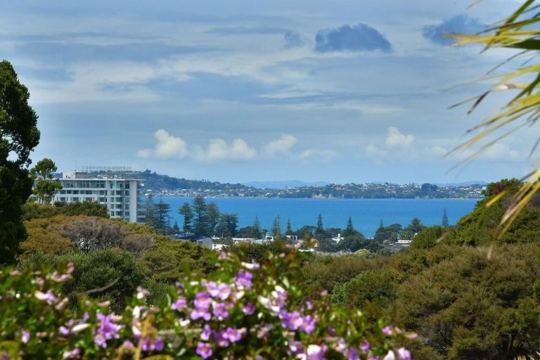 Photo of property in 11 Ambassador Glade, Orewa, 0931