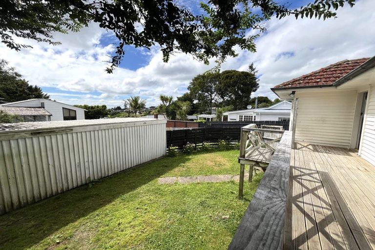 Photo of property in 1/59 Birkdale Road, Birkdale, Auckland, 0626