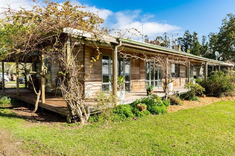 Photo of property in 212 Staniforth Road, Kaiwaka, Wellsford, 0975