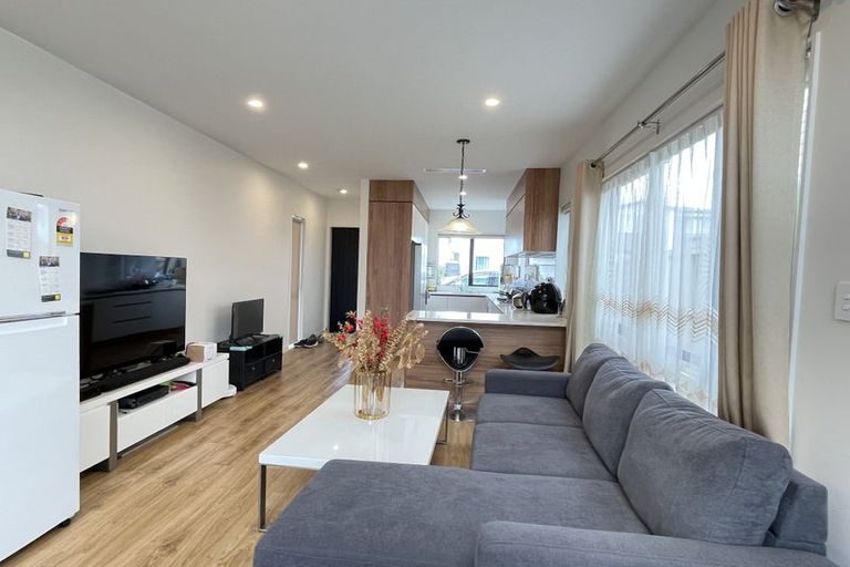 Photo of property in 36 Greenfinch Road, Hobsonville, Auckland, 0616