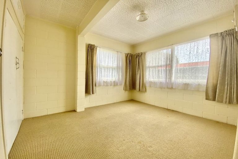Photo of property in 25 Clayton Road, Manurewa, Auckland, 2102