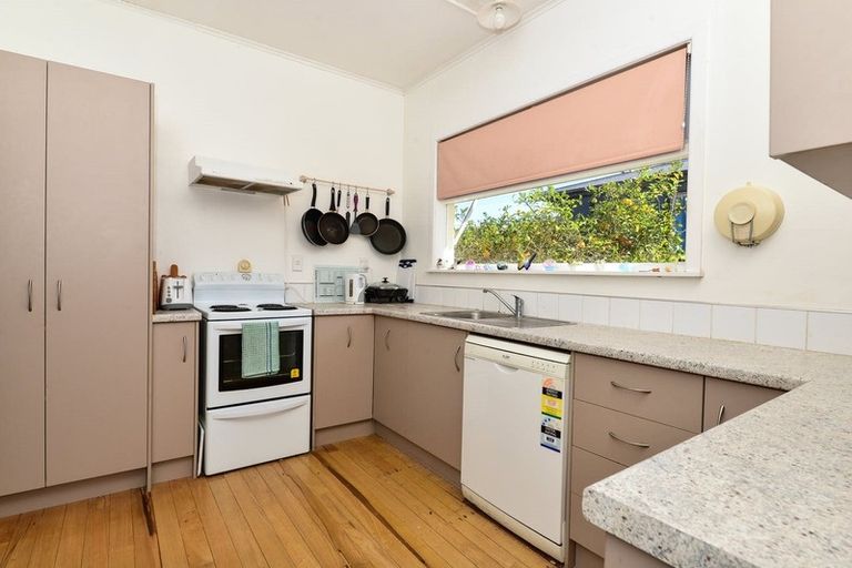 Photo of property in 4 Corbett Avenue, Hillcrest, Hamilton, 3216