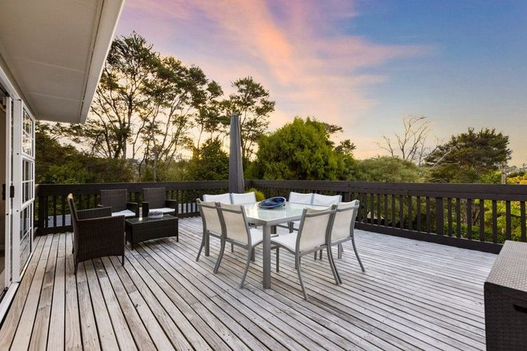 Photo of property in 8 Konini Road, Titirangi, Auckland, 0604