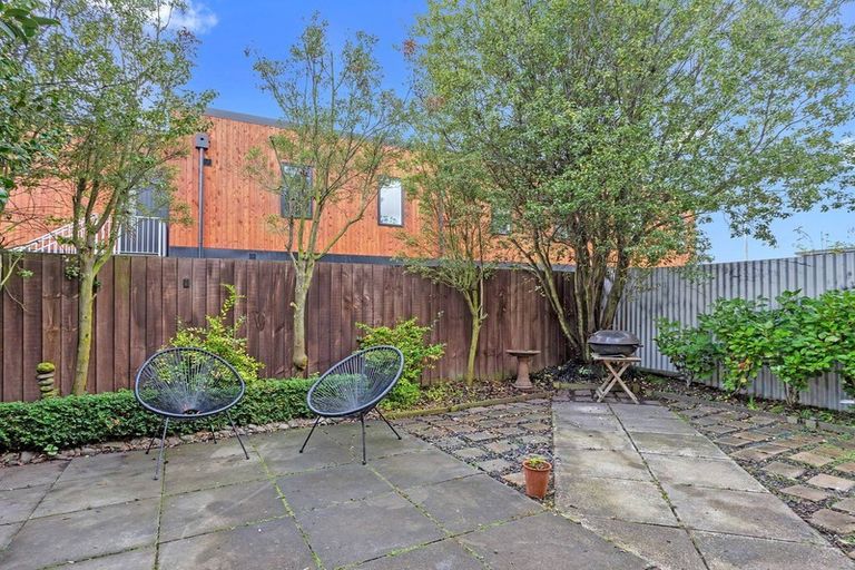 Photo of property in 3/25 Grove Road, Addington, Christchurch, 8024