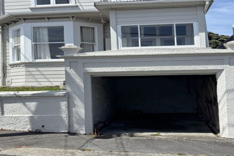 Photo of property in 16 Glendavar Street, Berhampore, Wellington, 6023