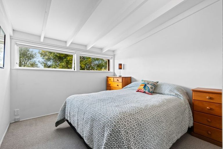 Photo of property in 2/84 Glenvar Road, Torbay, Auckland, 0630