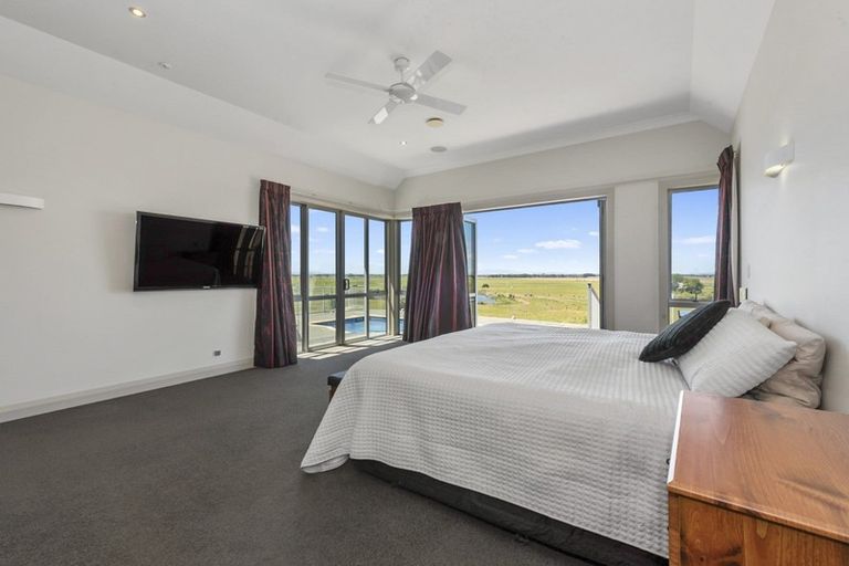 Photo of property in 759 Tuhikaramea Road, Ngahinapouri, Hamilton, 3290