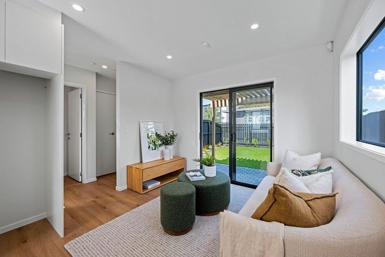 Photo of property in 1/721 Te Atatu Road, Te Atatu Peninsula, Auckland, 0610