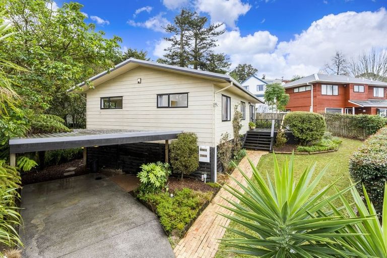Photo of property in 2/23 Heathglen Place, Bayview, Auckland, 0629