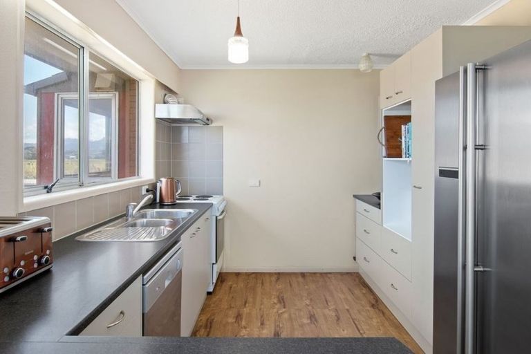 Photo of property in 98 Seaforth Road, Waihi Beach, 3611