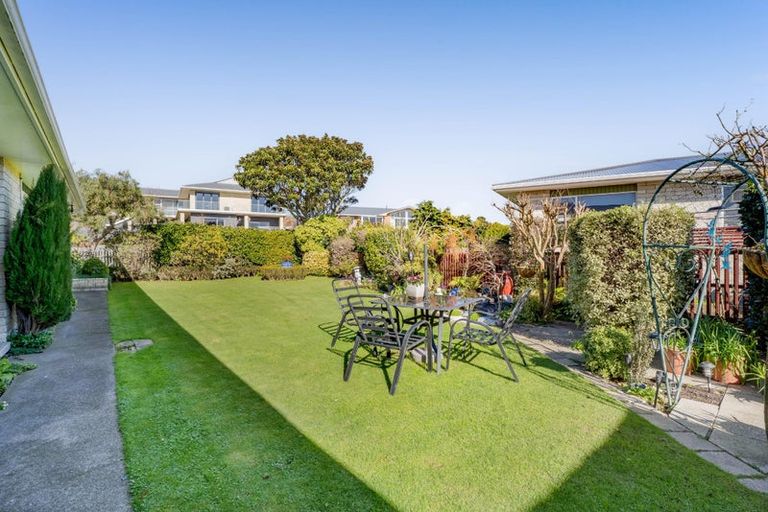 Photo of property in 6 Norwich Avenue, Spotswood, New Plymouth, 4310