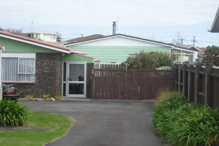 Photo of property in 9b Naumai Place, Spotswood, New Plymouth, 4310