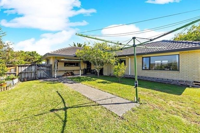 Photo of property in 22 Stewart Gibson Place, Manurewa, Auckland, 2105