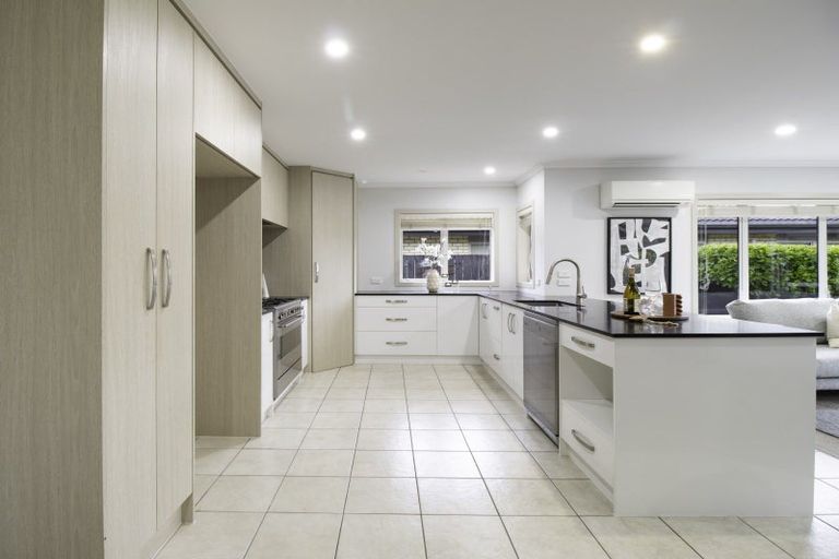 Photo of property in 1 Whitney Place, Rototuna North, Hamilton, 3210