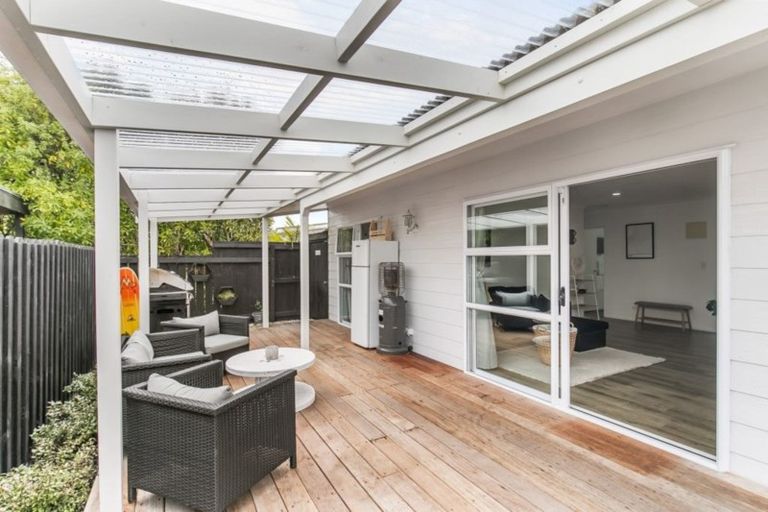 Photo of property in 2/69 Bay Street, Red Beach, 0932