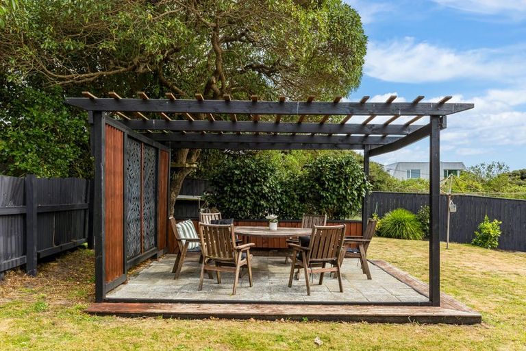 Photo of property in 3 Onepu Road, Pukerua Bay, 5026