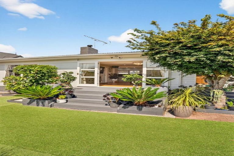 Photo of property in 1/7a Corunna Road, Milford, Auckland, 0620