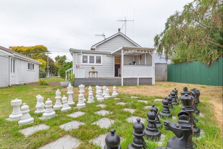 Photo of property in 165 Cambridge Street, Levin, 5510