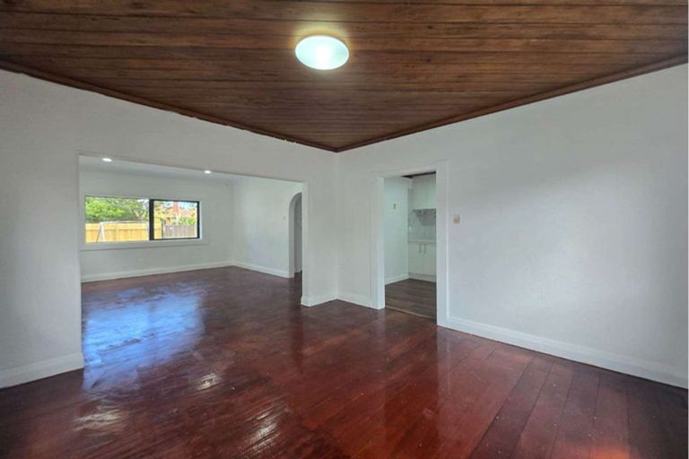 Photo of property in 1 Bledisloe Street, Papatoetoe, Auckland, 2104