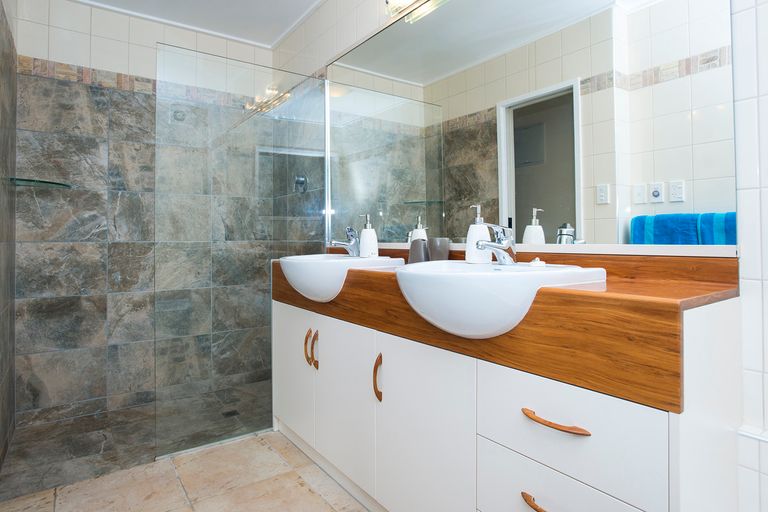 Photo of property in 58 Moana Road, Okitu, Gisborne, 4010