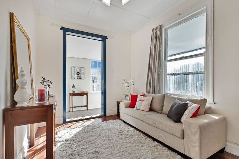 Photo of property in 54 Pirie Street, Mount Victoria, Wellington, 6011