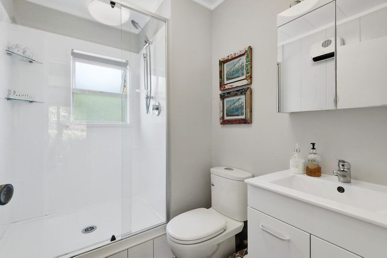 Photo of property in 7/18 Parr Terrace, Castor Bay, Auckland, 0620