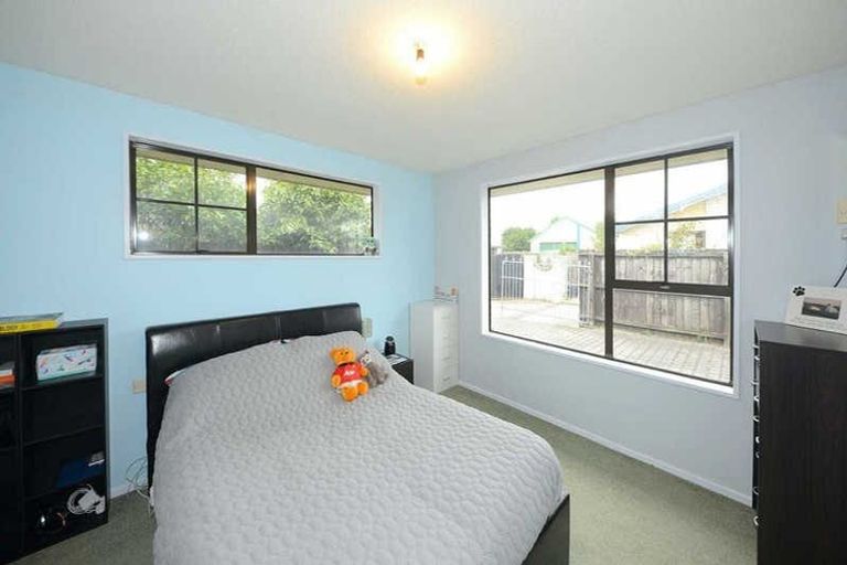 Photo of property in 2/5 Peebles Drive, Hei Hei, Christchurch, 8042