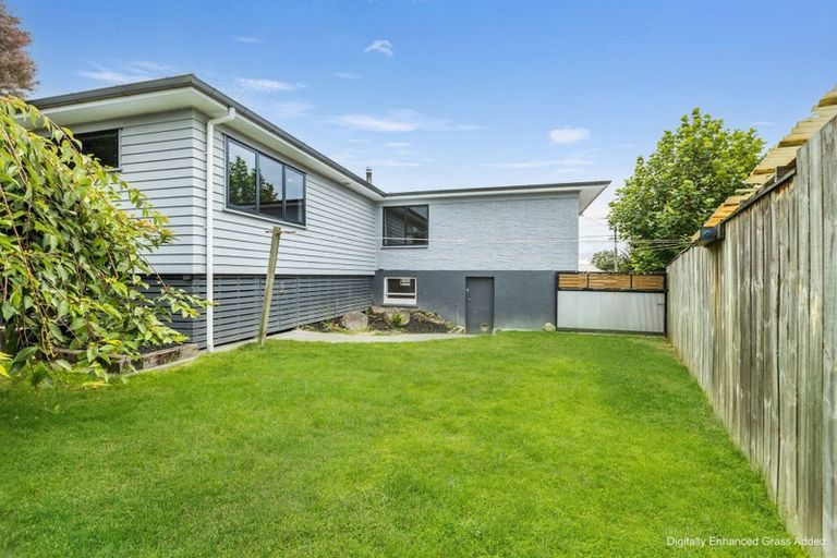 Photo of property in 2/16 Hillcrest Avenue, Hillcrest, Auckland, 0627