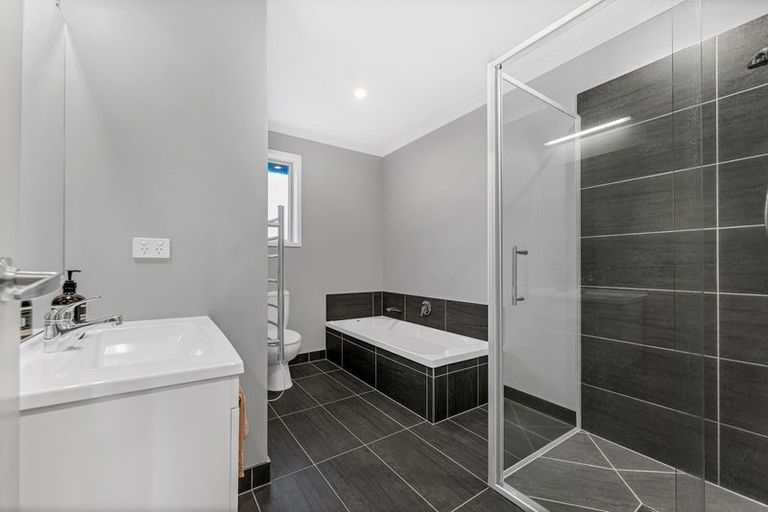 Photo of property in 9 Mcneish Place, Pokeno, 2402