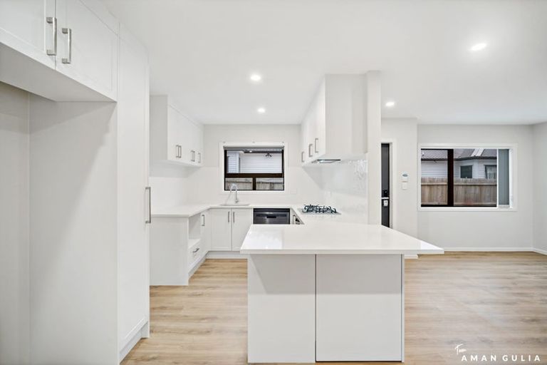 Photo of property in 538c Swanson Road, Ranui, Auckland, 0612