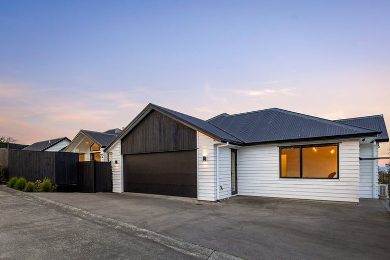 Photo of property in 72 Vaughans Road, Long Bay, Albany, 0792