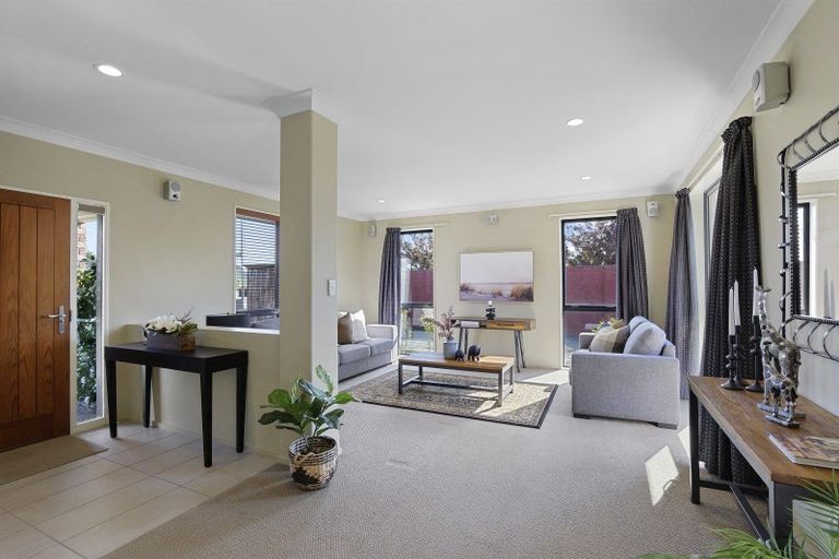 Photo of property in 2 Te Pihopa Way, Aidanfield, Christchurch, 8025