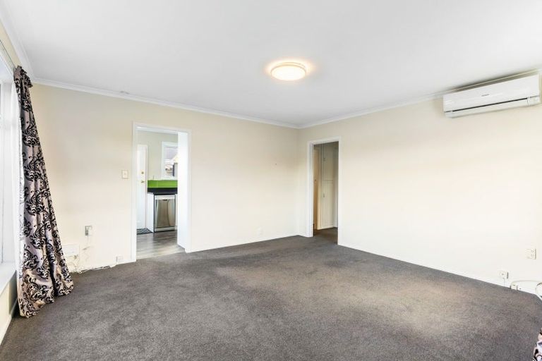 Photo of property in 7a Sequoia Place, Maoribank, Upper Hutt, 5018