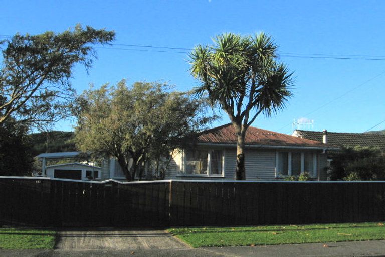 Photo of property in 64 Totara Street, Wainuiomata, Lower Hutt, 5014