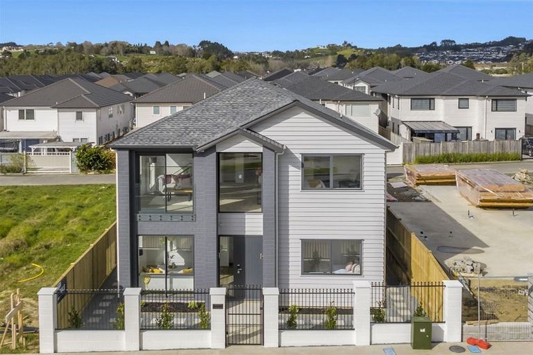 Photo of property in 215a Murphys Road, Flat Bush, Auckland, 2019
