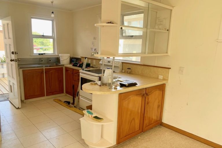 Photo of property in 22b Barron Drive, Green Bay, Auckland, 0604