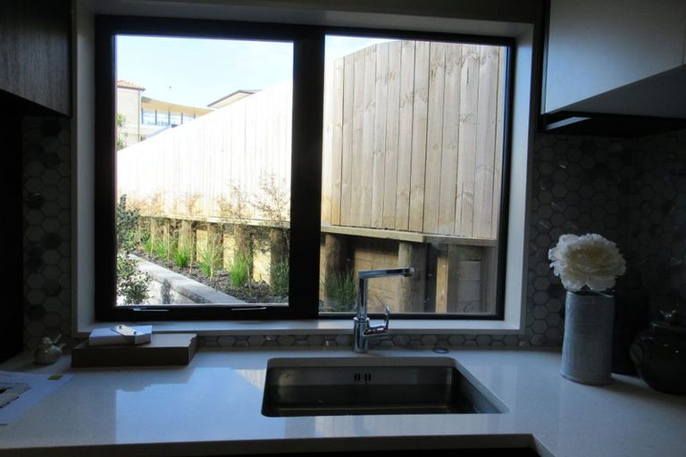 Photo of property in 10/2 Nikau Street, New Lynn, Auckland, 0600