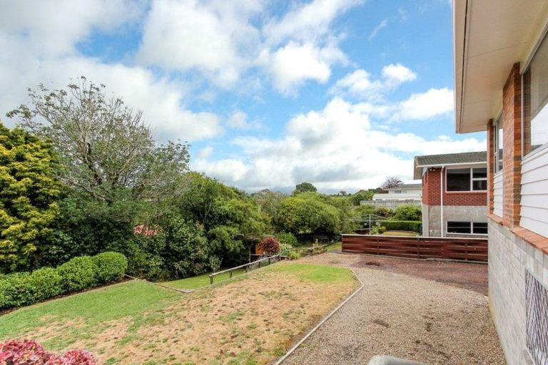 Photo of property in 30 Nevada Drive, Merrilands, New Plymouth, 4312