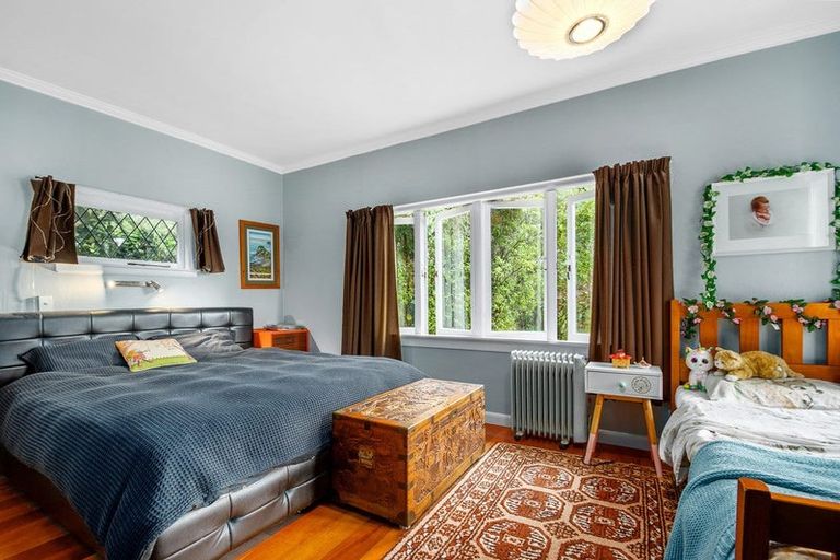 Photo of property in 195 Golf Road, Titirangi, Auckland, 0604