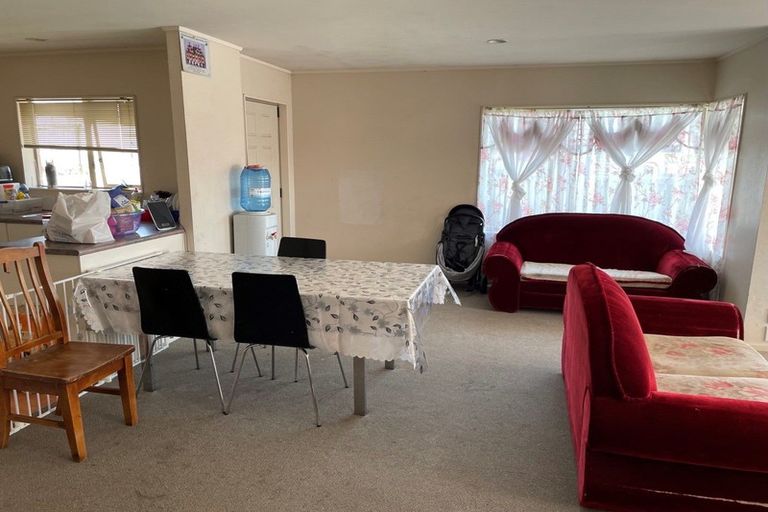 Photo of property in 7 Novak Place, Mangere, Auckland, 2022