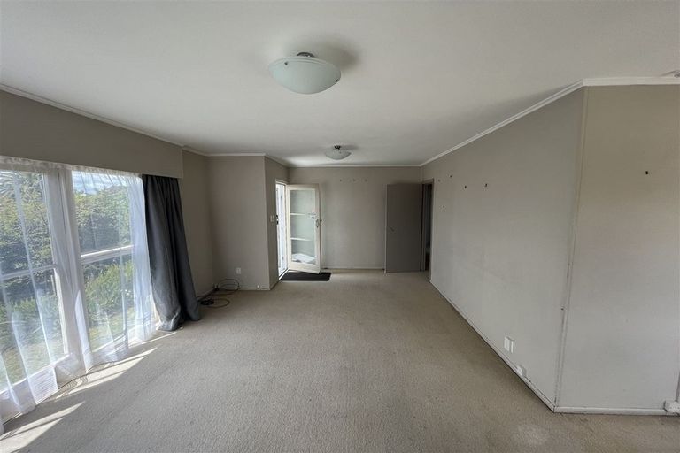 Photo of property in 16 Bayside Avenue, Te Atatu Peninsula, Auckland, 0610