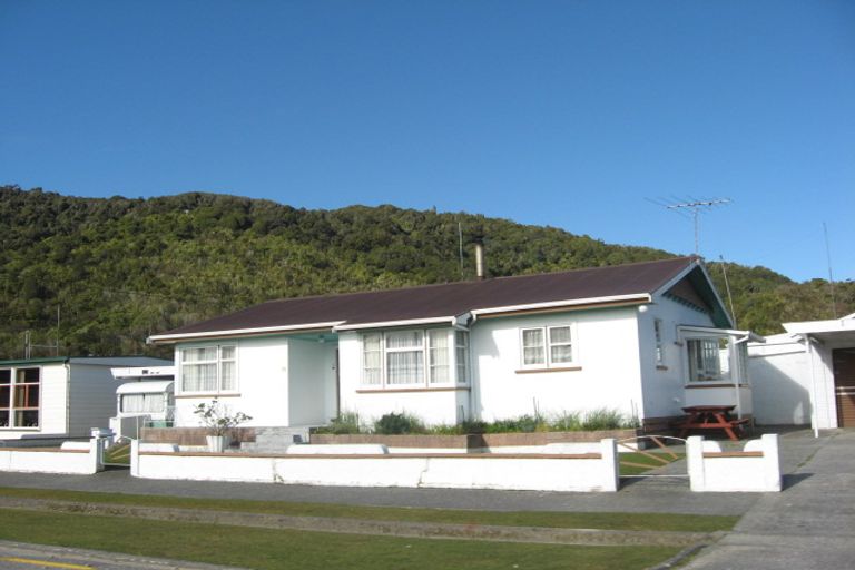 Photo of property in 3 Newcastle Street, Cobden, Greymouth, 7802