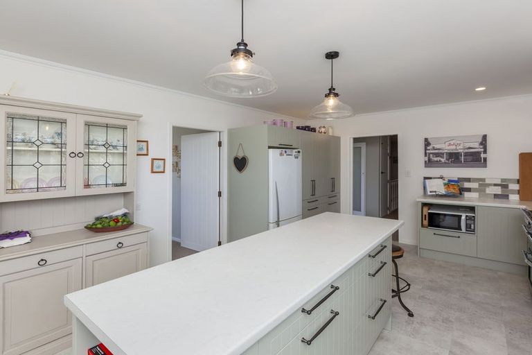 Photo of property in 75 Eatwell Avenue, Paraparaumu Beach, Paraparaumu, 5032