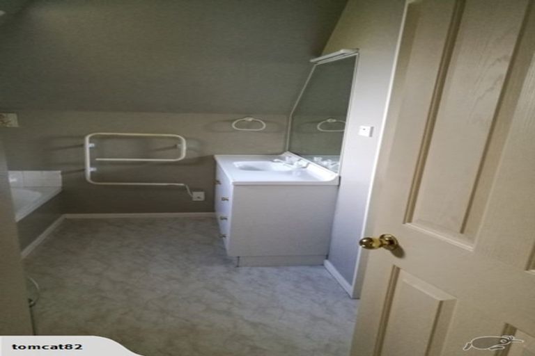 Photo of property in 70a Straven Road, Fendalton, Christchurch, 8014