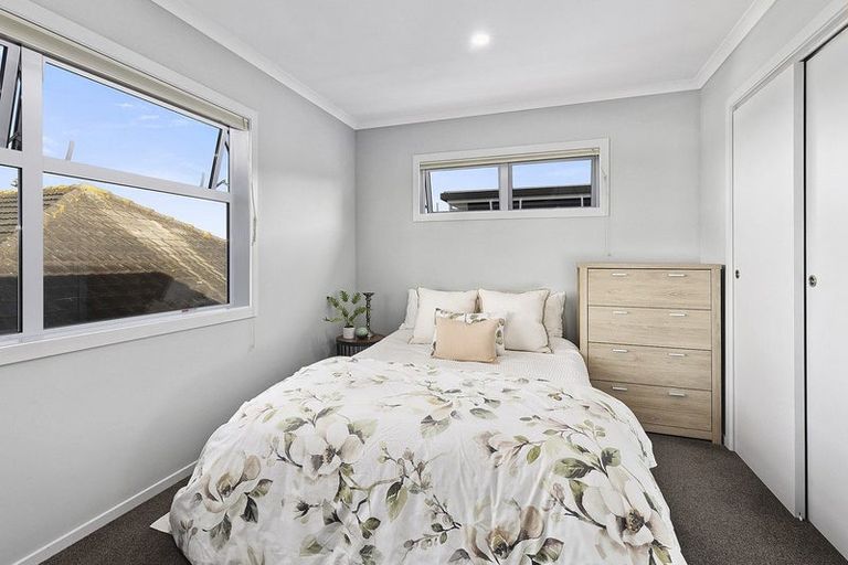 Photo of property in 2/1 Murphy Place, Titahi Bay, Porirua, 5022