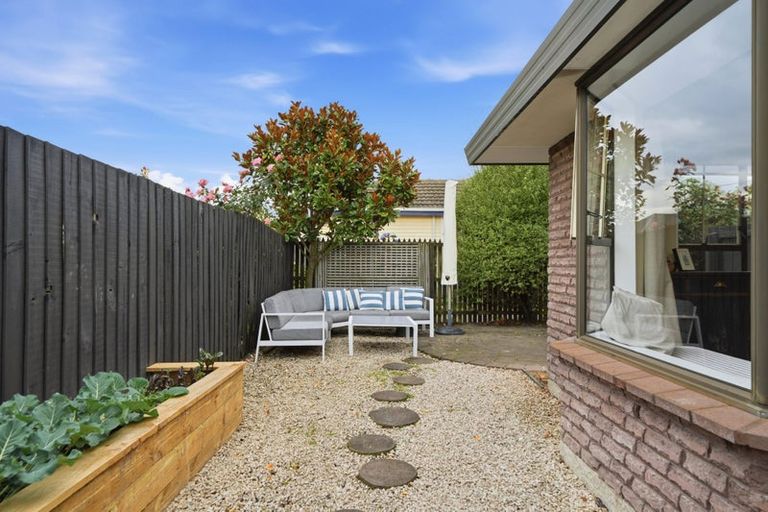 Photo of property in 1/54 Aorangi Road, Bryndwr, Christchurch, 8053