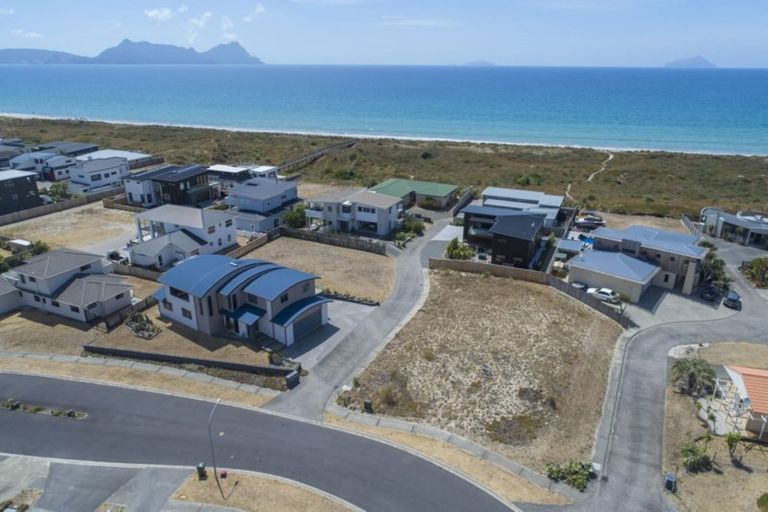 Photo of property in 147 Bream Bay Drive, Ruakaka, 0116