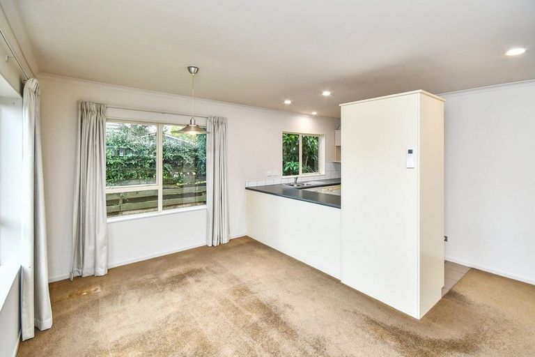 Photo of property in 356a Great South Road, Opaheke, Papakura, 2113