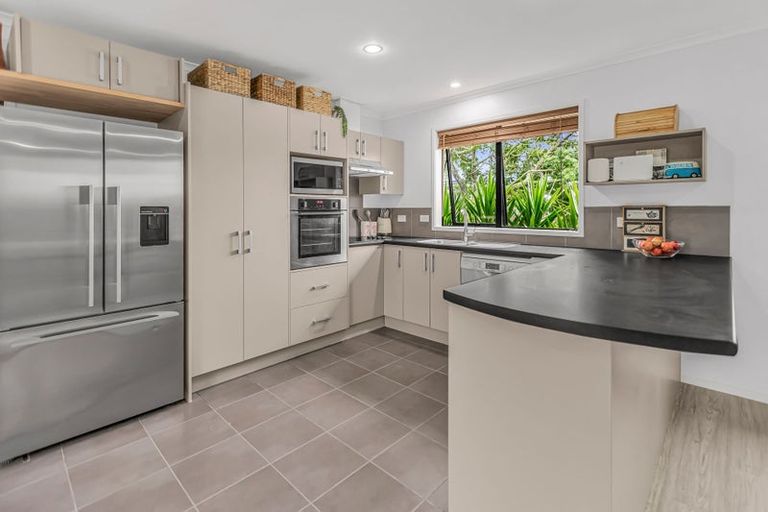 Photo of property in 20 Hoyte Place, Pukehangi, Rotorua, 3015